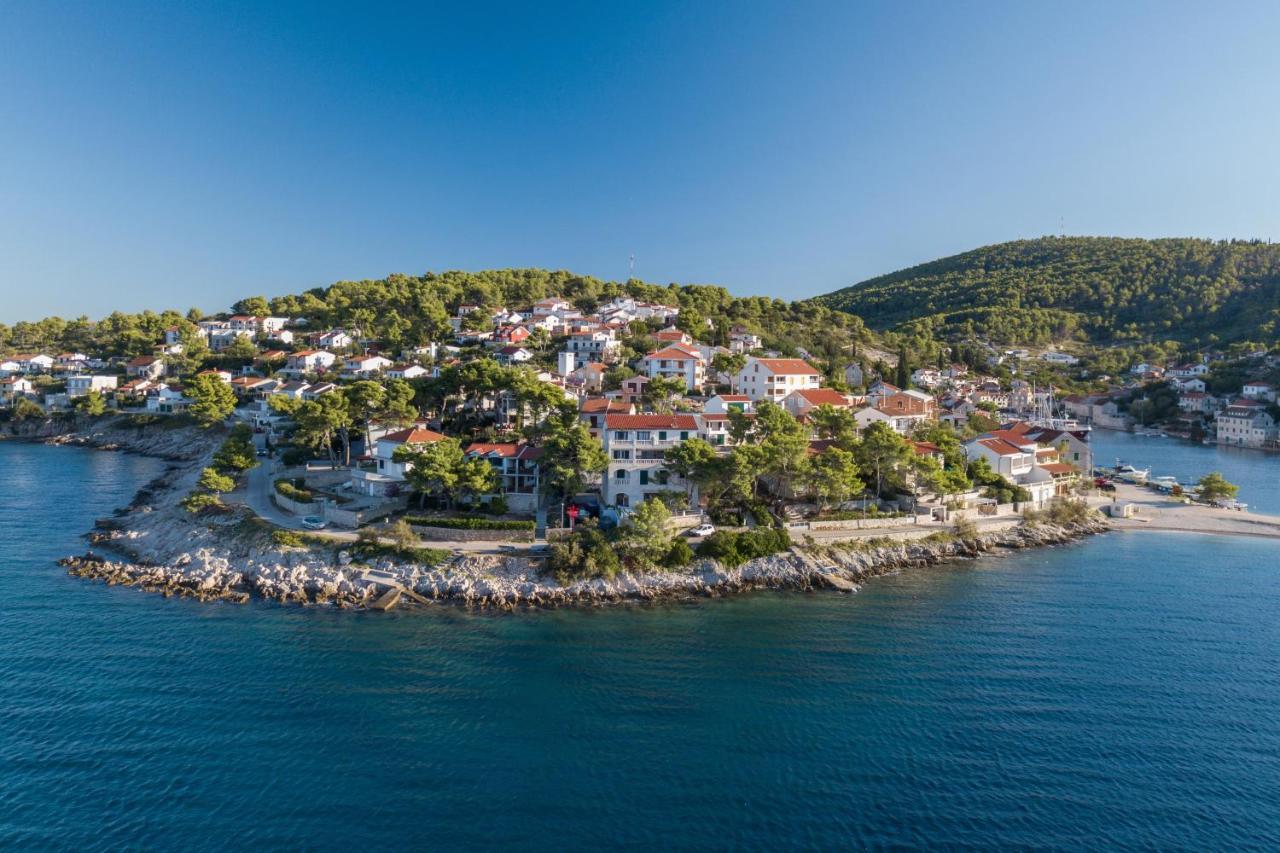 Apartments By The Sea Stomorska, Solta - 5190 Экстерьер фото